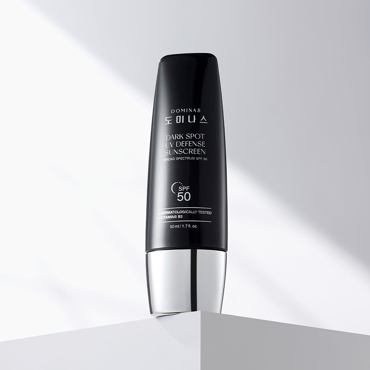 DOMINAS DARK SPOT UV DEFENSE SUNSCREEN BROAD SPECTRUM SPF 50 (50ml / 1.7 fl.oz.)